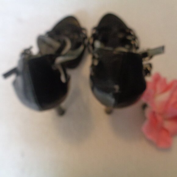 BEDROOM SHOES BLACK W 4 & 1/2 INCH HEELS ANKLE STRAPS BY CARLOS 9 - Picture 6 of 8